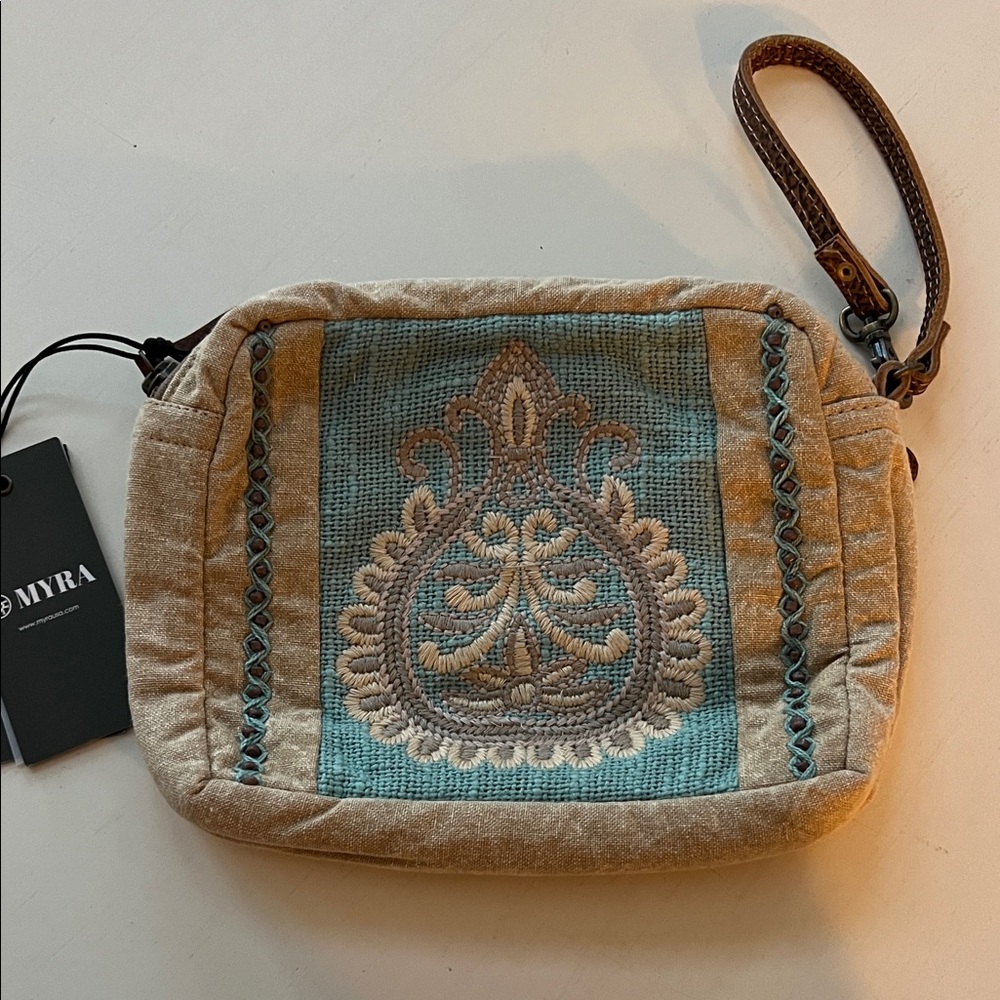 Myra Bag Clutch/Wristlet Bag